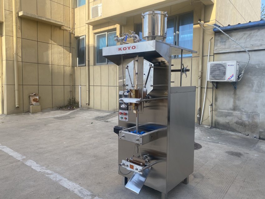 KOYO DXD500 liquid bag filling machine