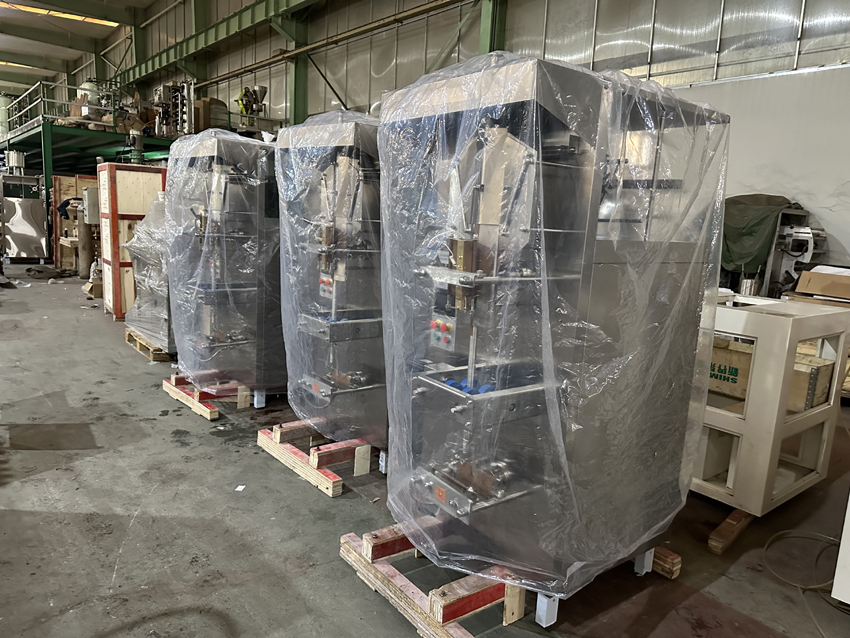 KOYO DXD500 liquid bag filling machine